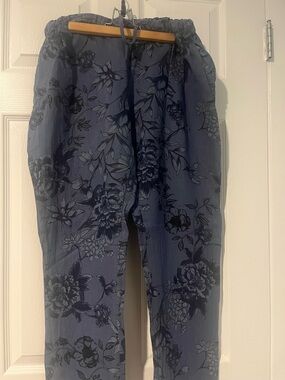 Women’s Cropped Floral Pull-On Pants - Blue